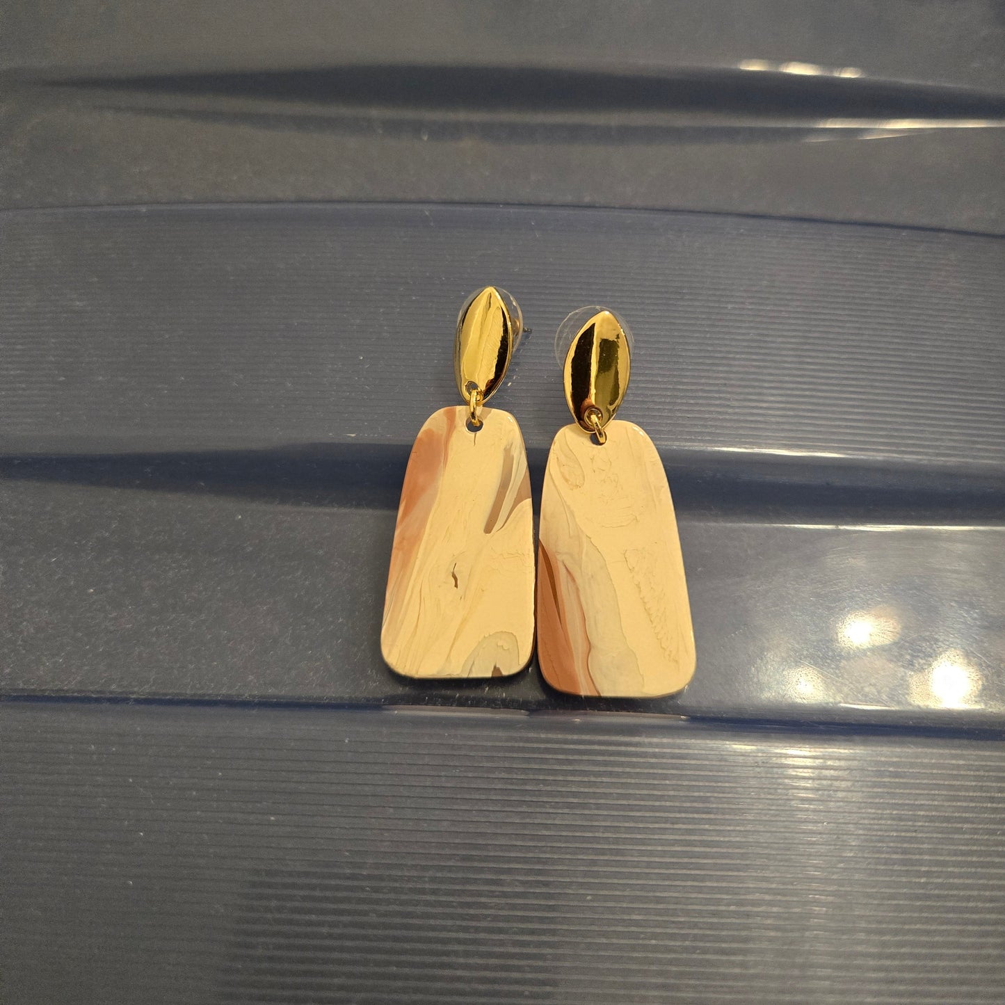 Ivory Marble Drop