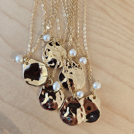Luna Pearl Necklace
