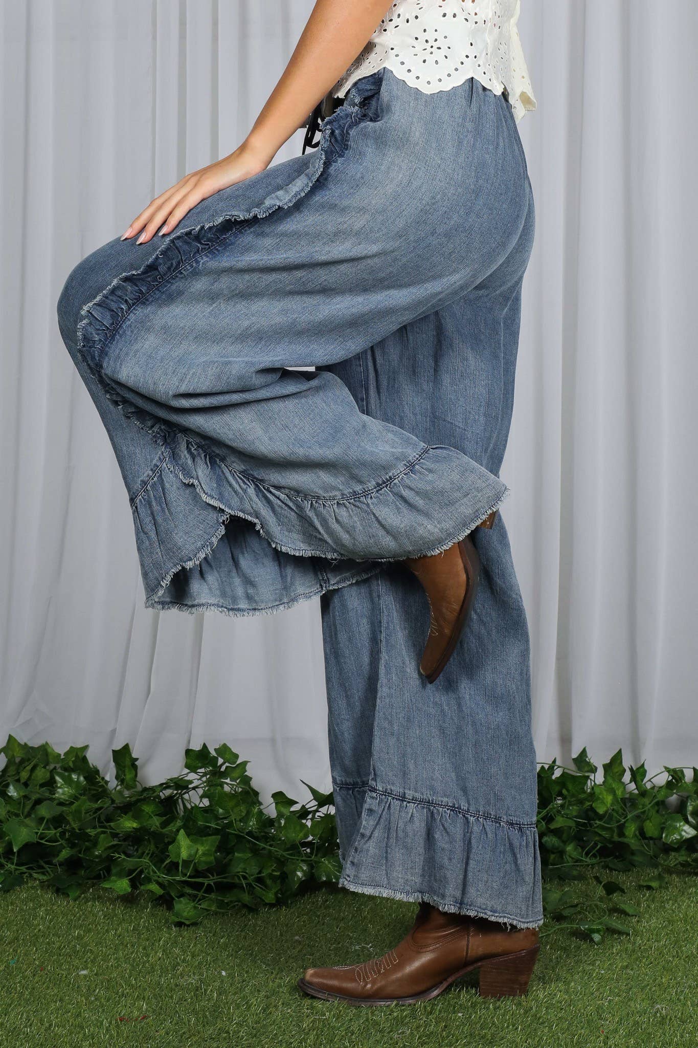 Flared Ruffle Hem Washed Chambray Crop Denim Pants VP83040