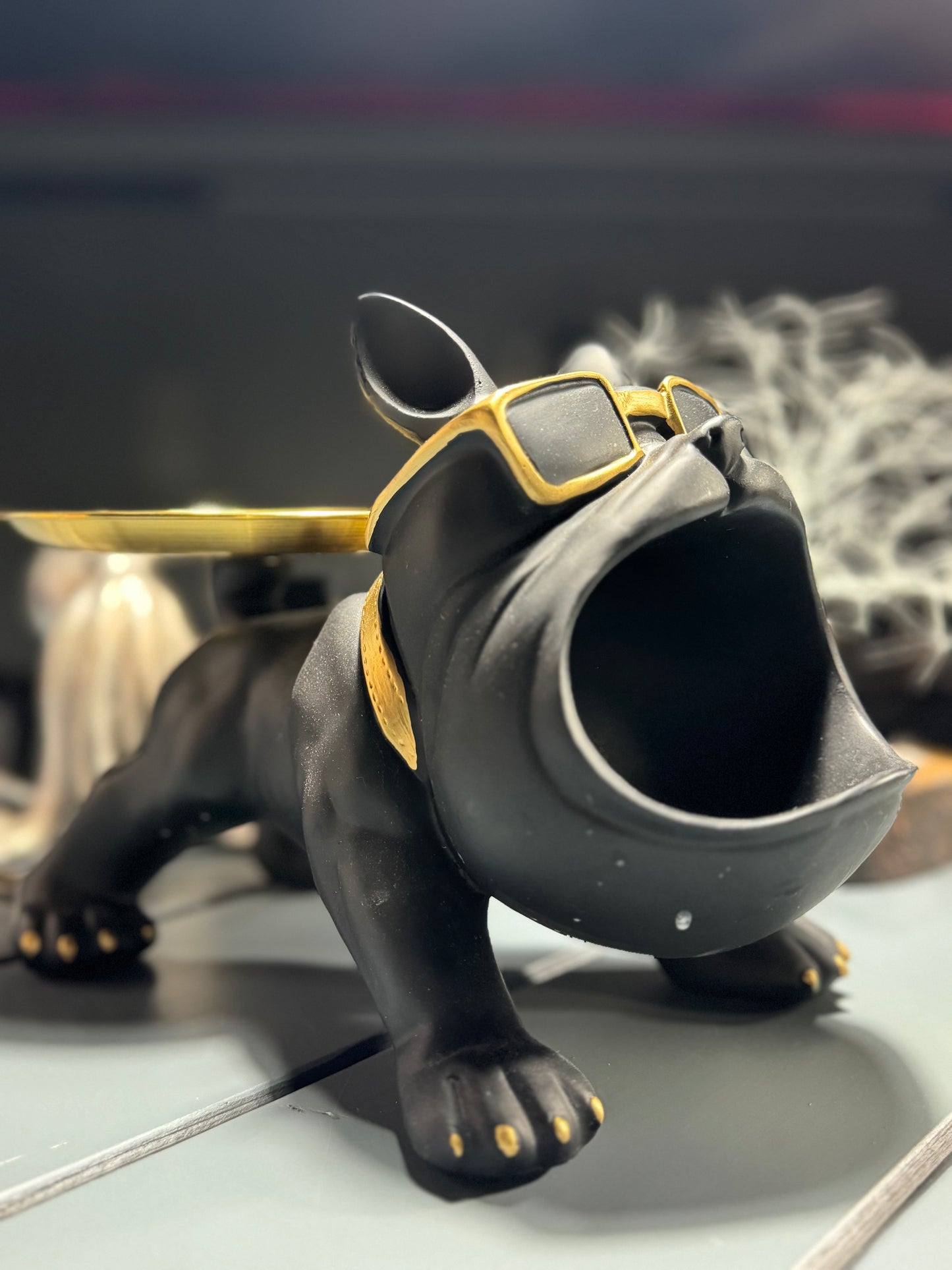 Bulldog Figurine with Tail Tray Black