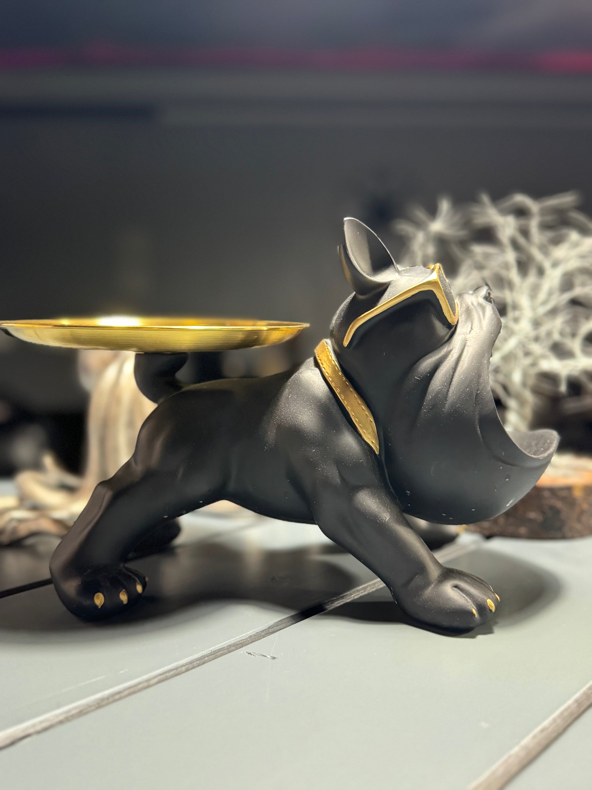 Bulldog Figurine with Tail Tray Black